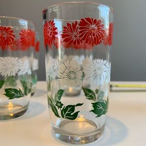 🎾 8 6-ounce Juice Glasses